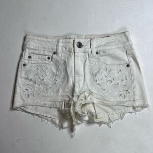 American Eagle Outfitters White Embroidered Jean Shorts  Size 4